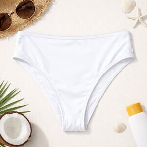 NWT RELLECIGA white French cut bikini bottoms size medium
